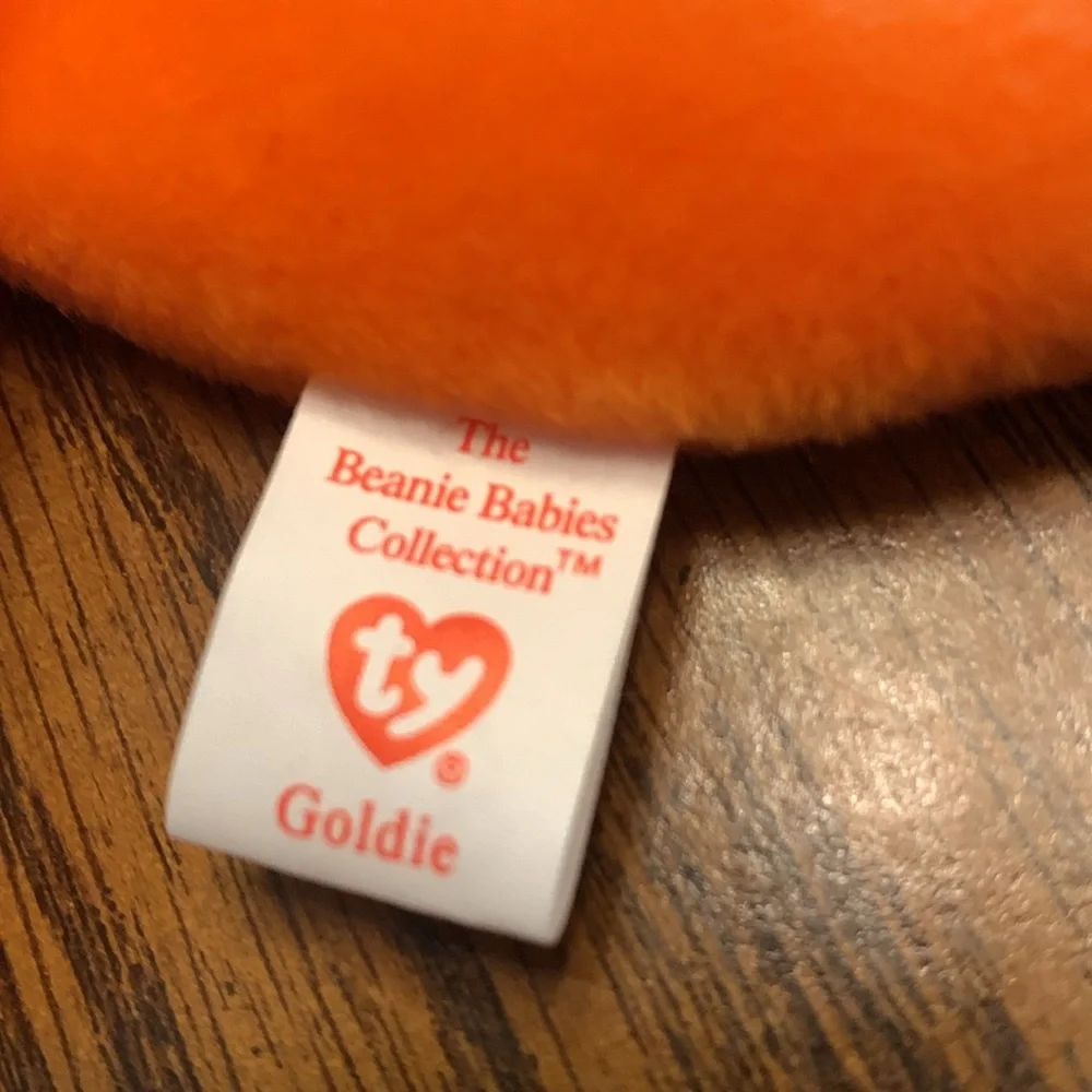 Ty Beanie Baby, Goldie, DOB 11-14-1994